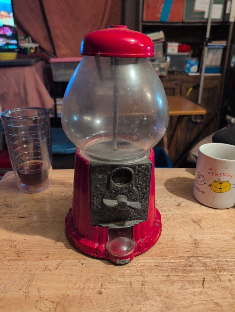 Tabletop Bumble Gum Machine