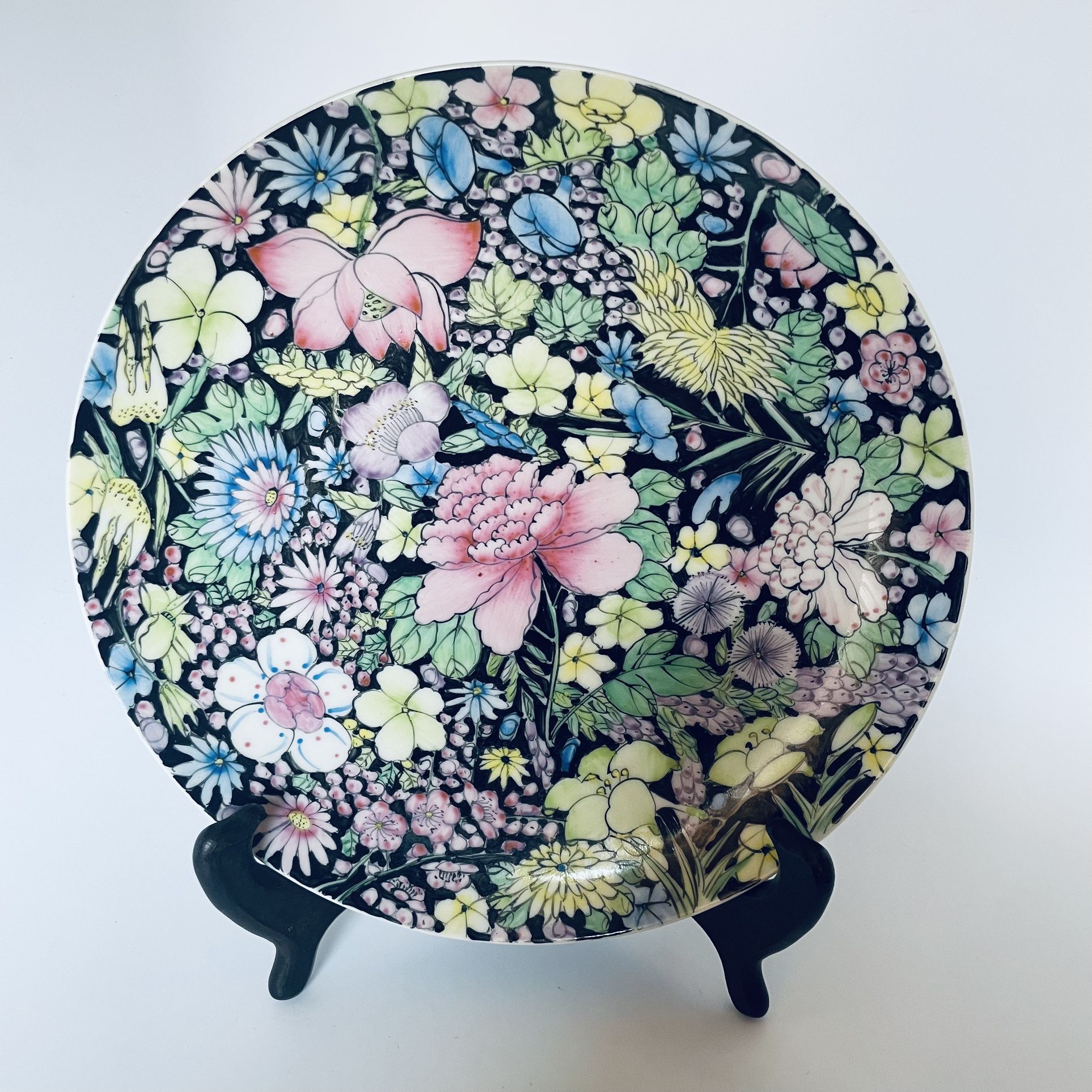Chinese Vintage Famille Rose Plate 9.25”