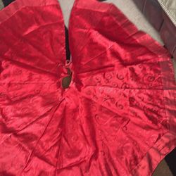 Glittery, red tree skirt