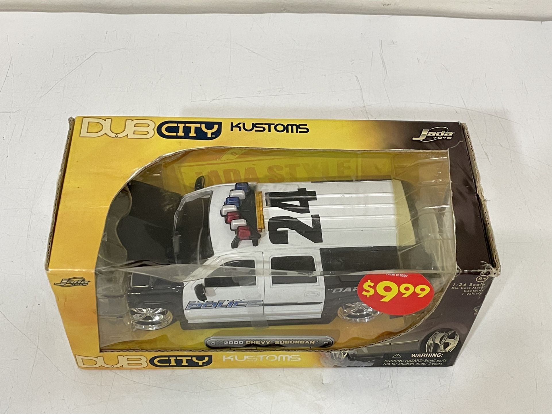 Jada Toys ~ Dub City Police 2000 Chevy Suburban ~ 1:24 Scale Die