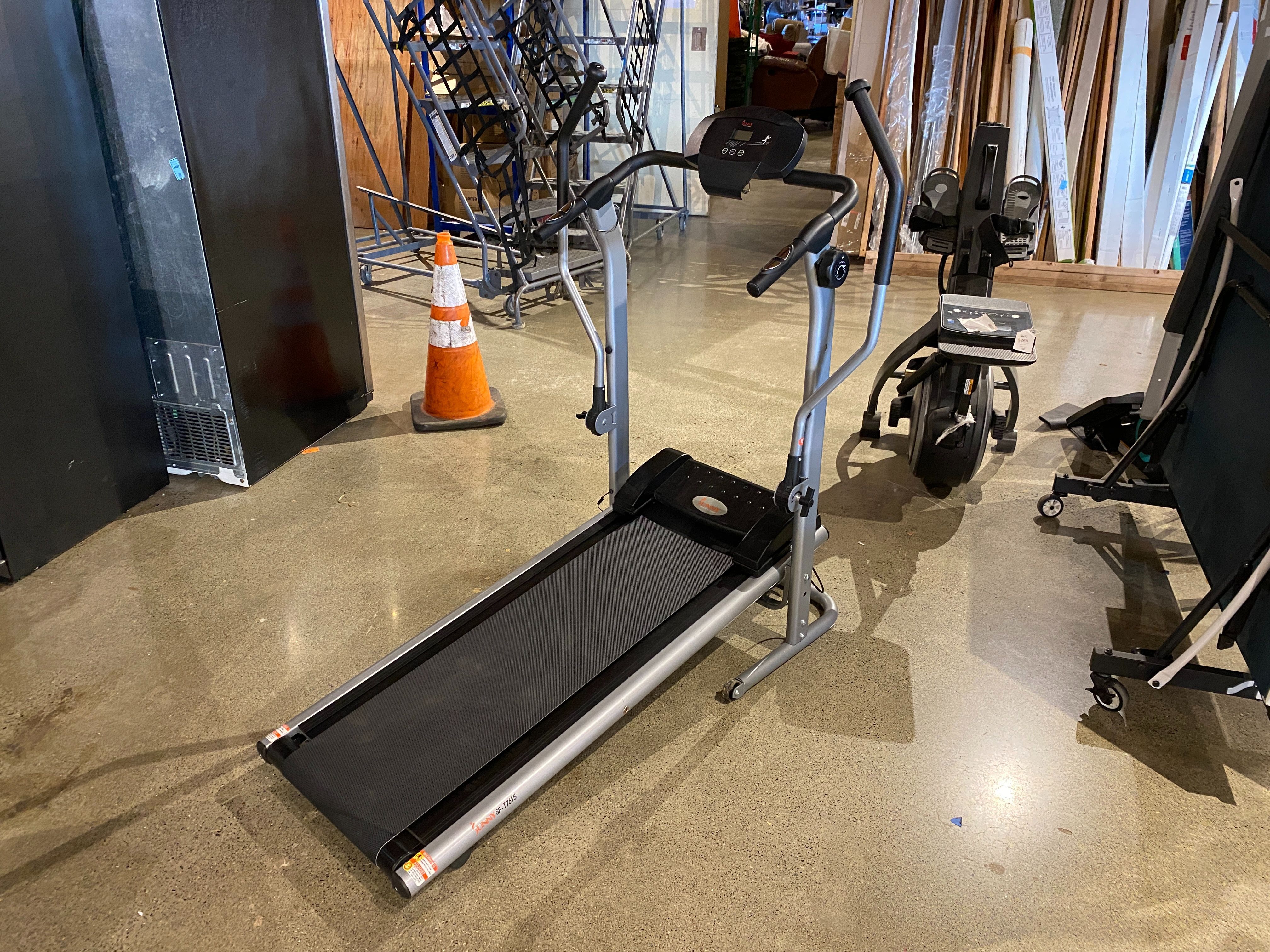 SUNNY HEALTH AND FITNESS Compact Foldable Treadmill