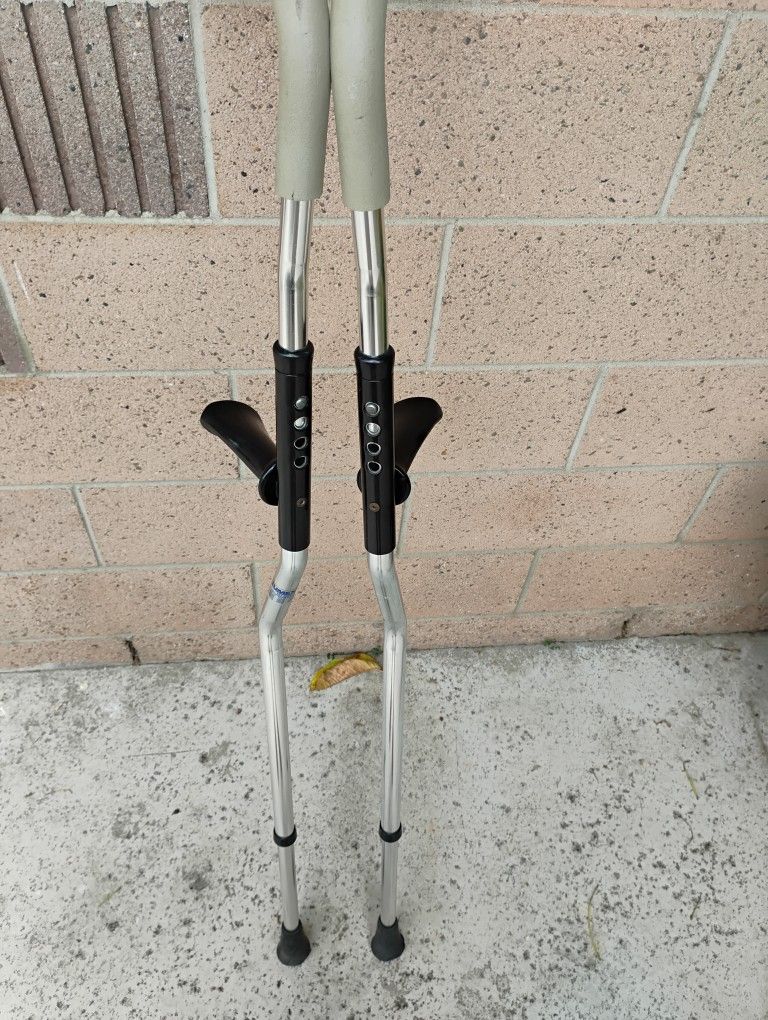 Muletas Universal Clásicas $20 Dólares