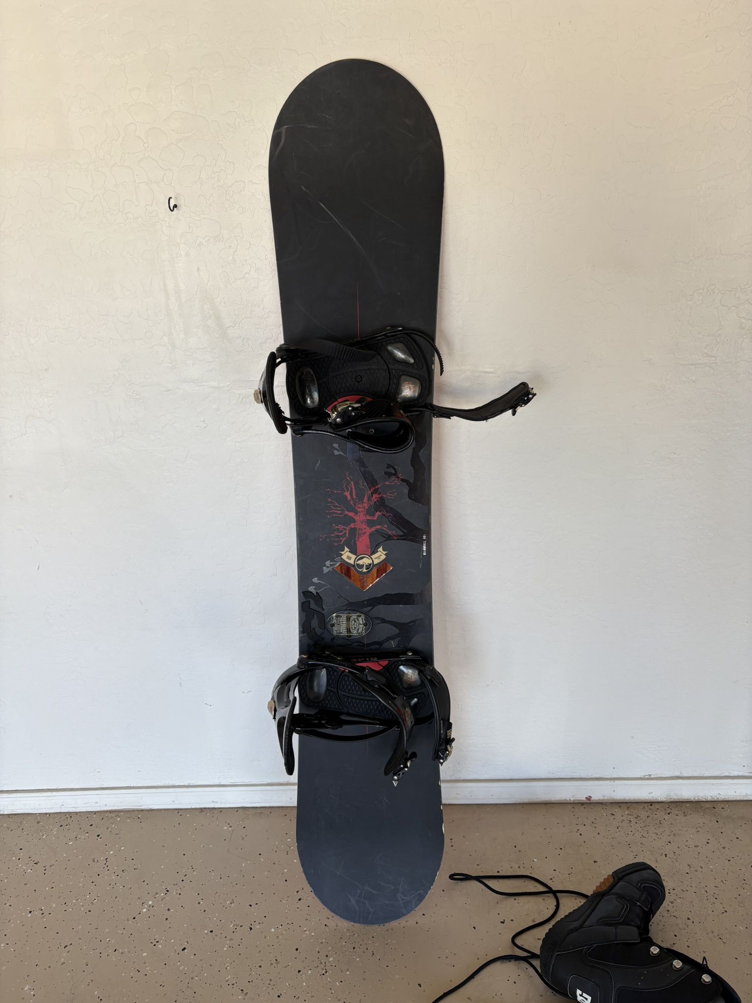 158 Arbor Snowboard And Travel Bag  With Boots -size 9  Helmet With Speakers    