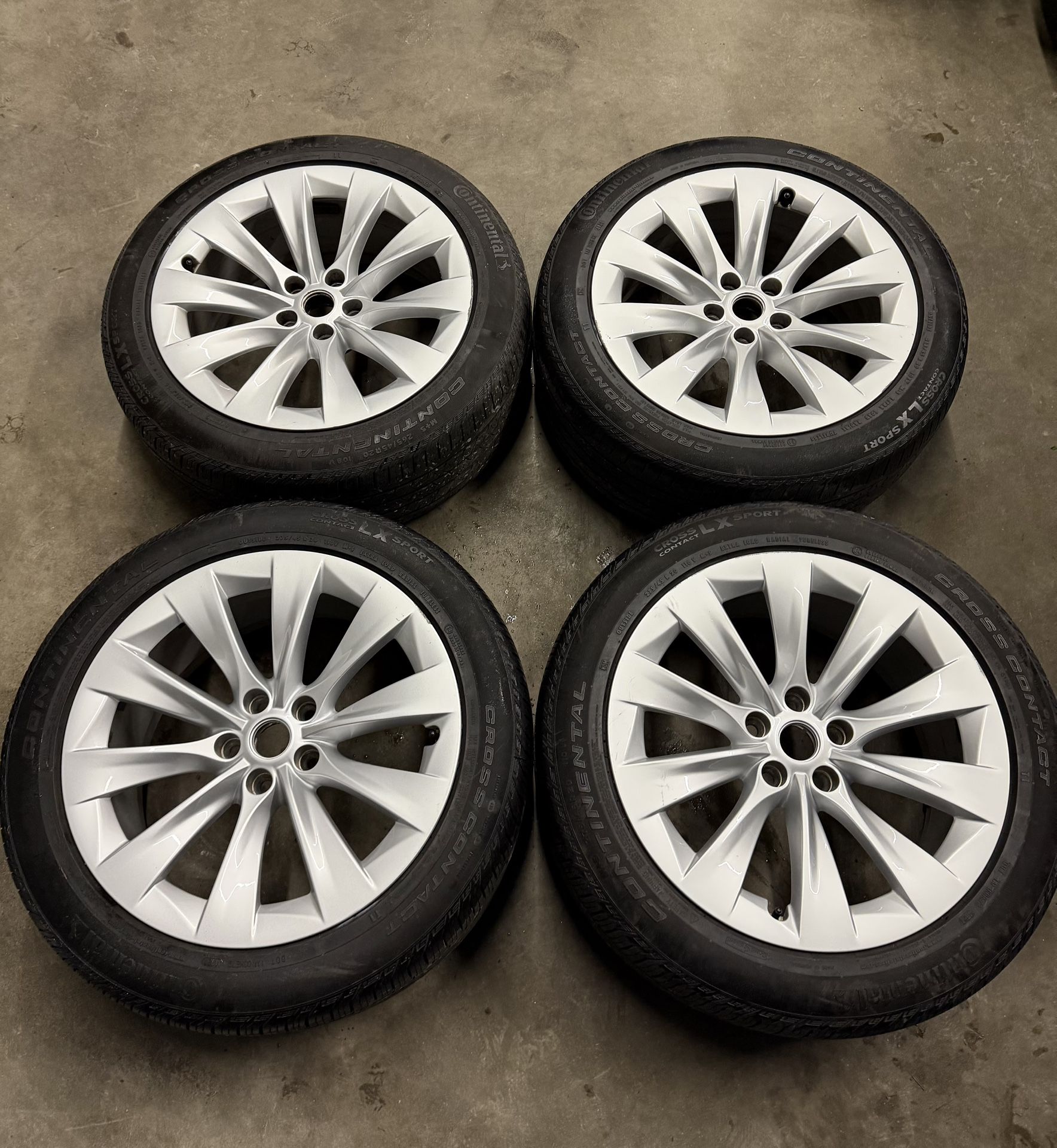 20” Staggered Tesla Rims And Tires 