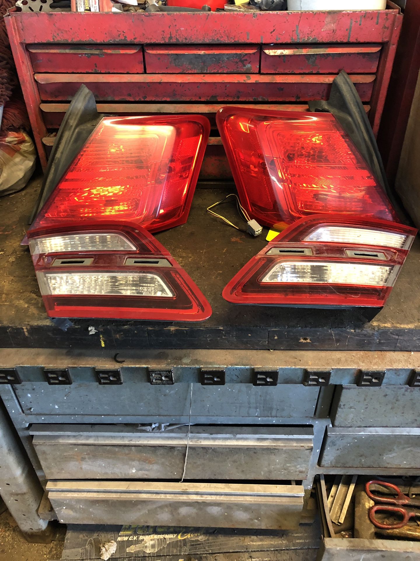 13-18 Ford Taurus police interceptor tail lights