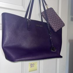 Michael Kors Woman’s Shoulder tote & wallet