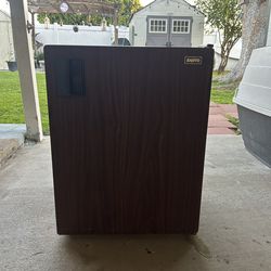 Mini fridge