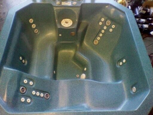 Spa hot tub like new! HOT TUB SPA. 5 year warranty. Can deliver