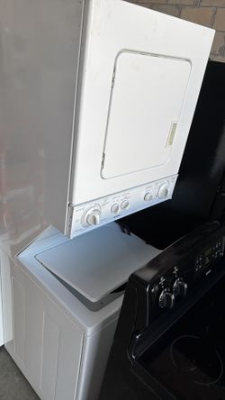 Washer and dryer tower