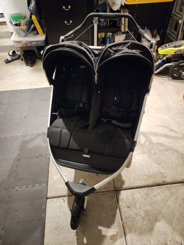 Thule Urban Glide 2 Double Jogging Stroller
