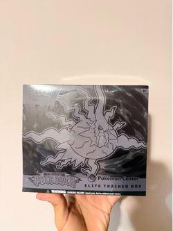 Pokémon Center Elite Trainer Box Mega Evolution Pitch Black