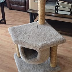 Cat Tower - Excellent Condition