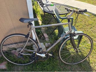 KHS Flite 100 Road/Hybrid Bike – Lightweight Aluminum Frame – Great Commuter