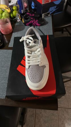 Jordan 1 low size 10