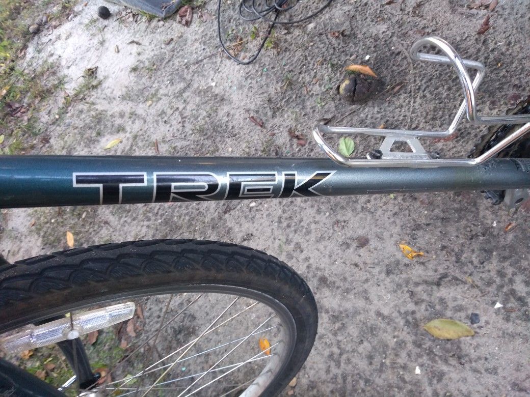 TREK 850