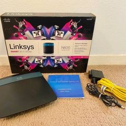 Working In Box Linksys Smart WI-FI Router Model: EA2700 Dual Band 2.4 b/g/n GHz With 4 Lan Ports And CD Included