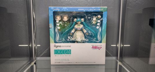 Figma EX-024 - Snow Miku:Snow Bell Ver.