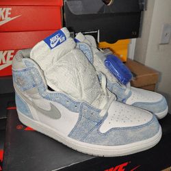 Air Jordan 1 " Hyper Royal "