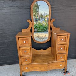 Vintage Pulaski Keepsake Oak Vanity