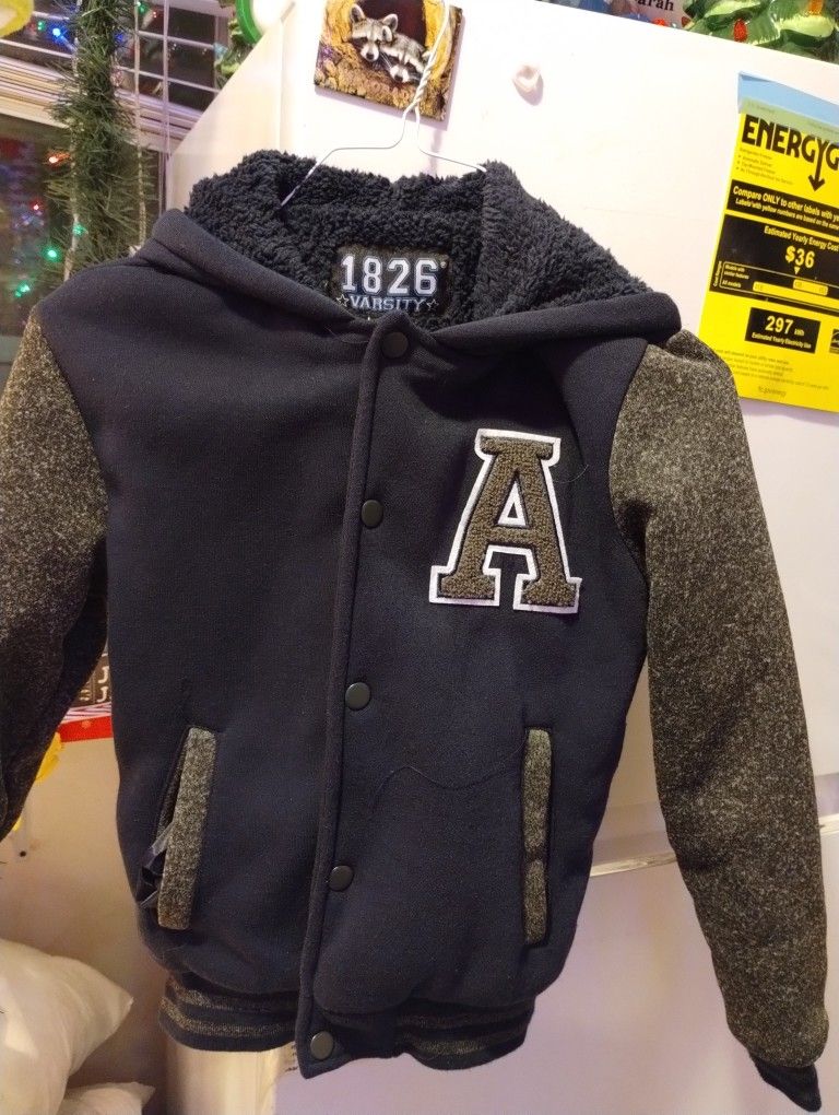 Suéter De Niño Size 8 Nuevo $8
