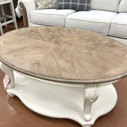 New Oval Coffee Table 🔥🔥 TAKE IT HOME