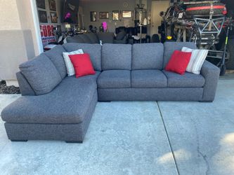 Perfect condition living spaces sectional couch !!