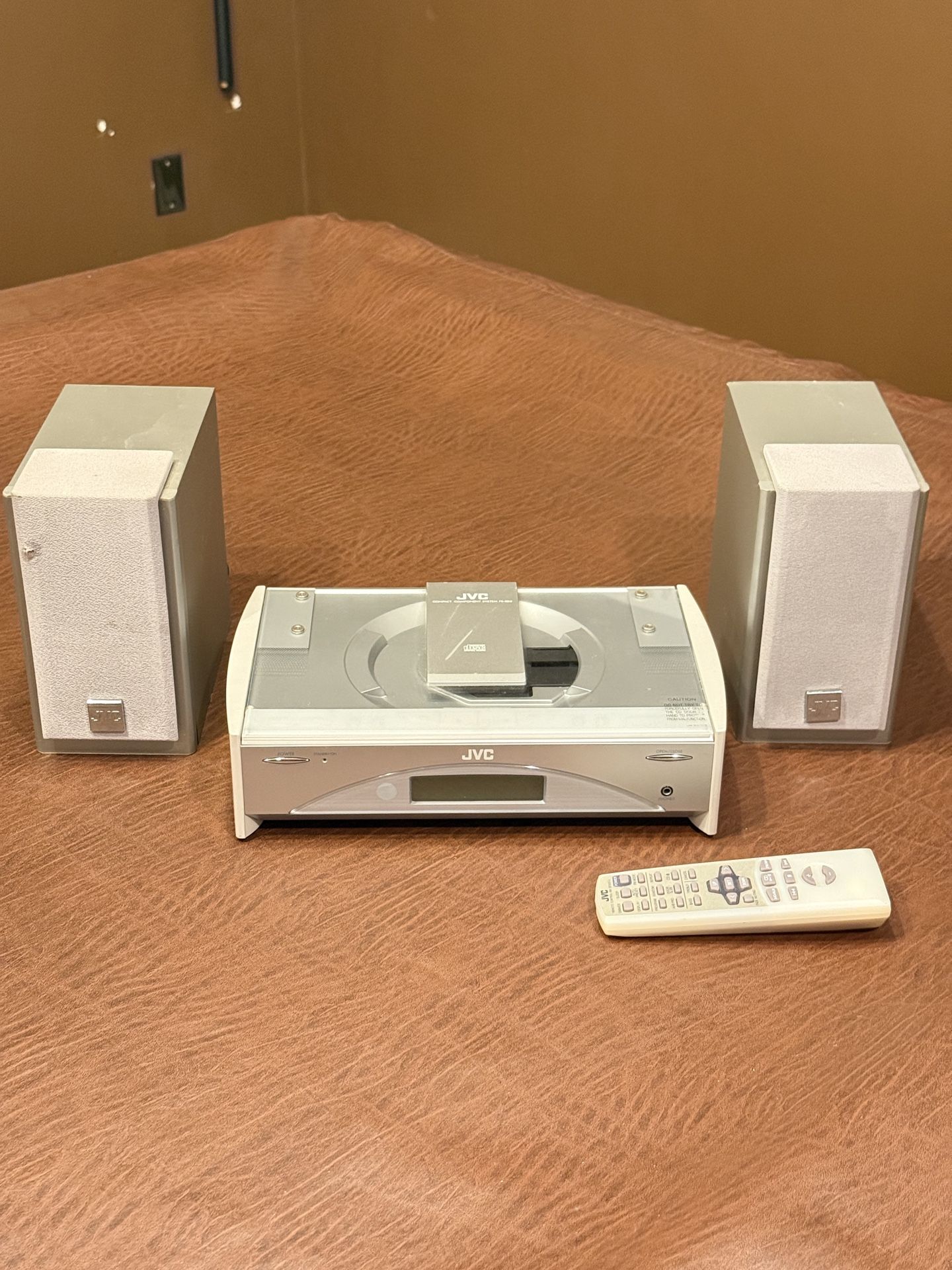 Rare Vtg JVC FS-SD5 AM FM Radio + CD, Clock with Remote Works great