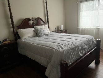 Bedroom set no mattress