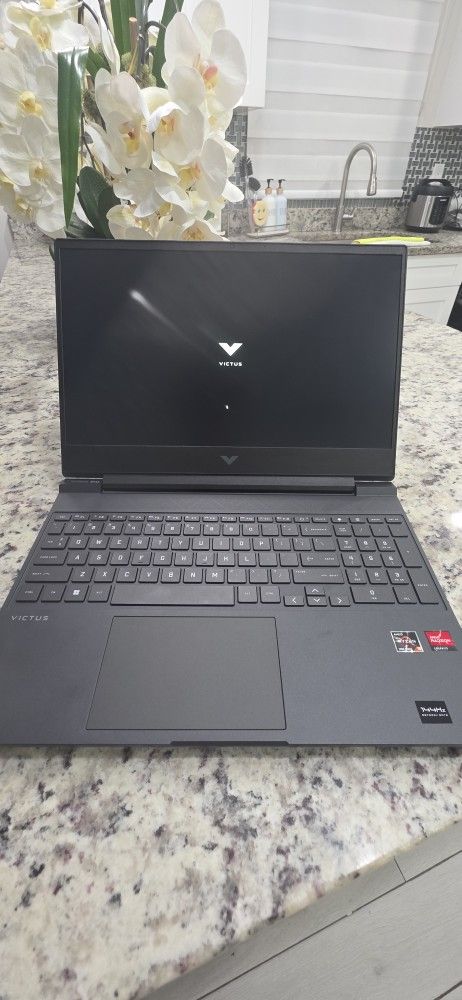 Hp Victus Gaming Laptop READ DESCRIPTION