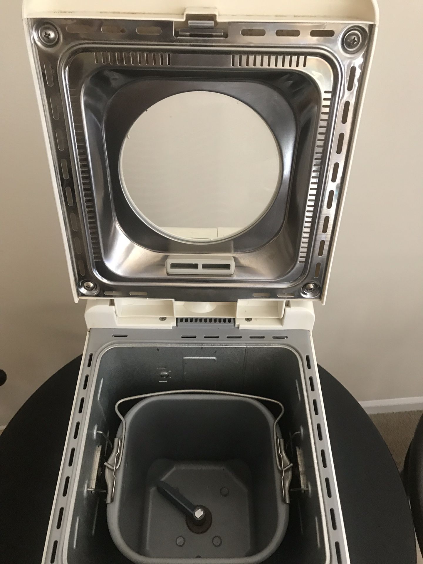 Zojirushi BBCCS15a Bread Maker Machine for Sale in Lexington, KY OfferUp