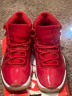Red Air Jordan  11 patent leather size 11