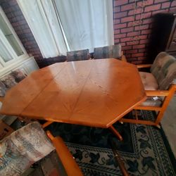 Solid table