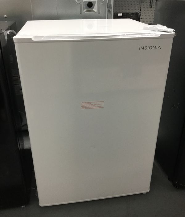 Mini fridge Refrigerator Refrigerador Insignia NSCF26BK9 for Sale in