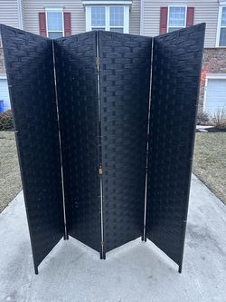 Black room divider