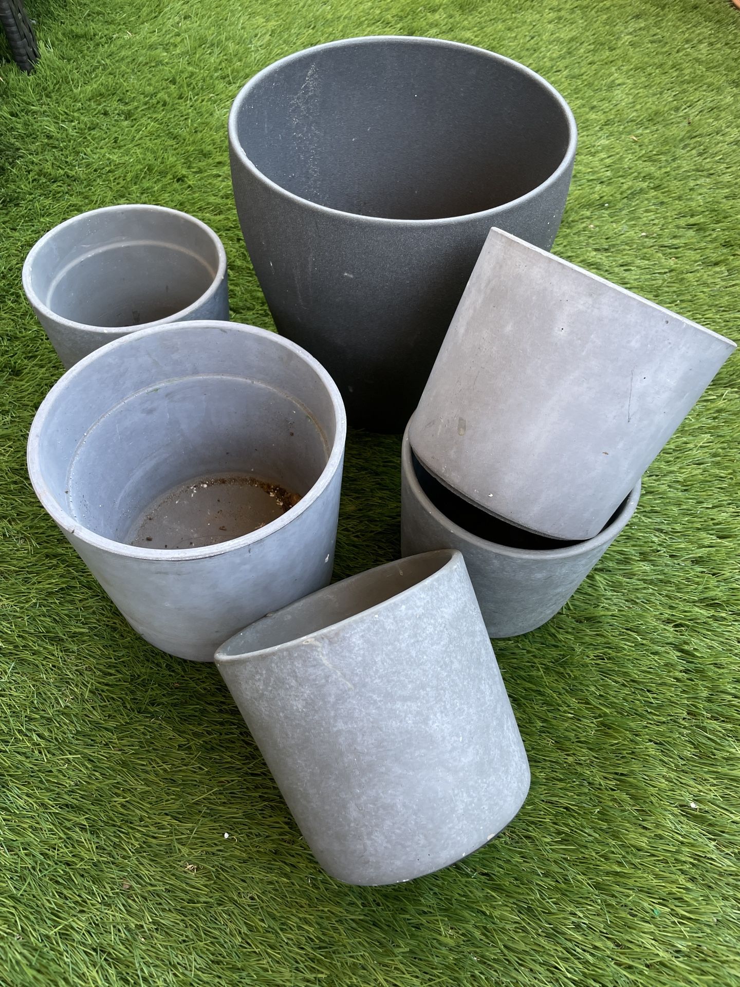 IKEA BOYSENBAR Grey Concrete Plant Pots