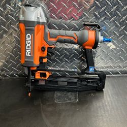 Ridgid R250SFF3 16g Pneumatic Straight Finish Nailer
