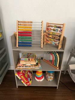KIDS BOOK SHELF