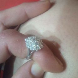 Women’s 925 1/7 Carat Cluster Ring