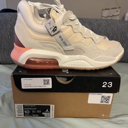 Jordan MA2 Size 10