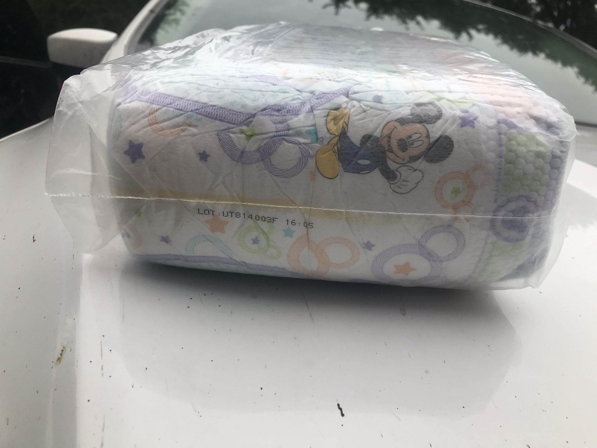 $8!! HUGGIES little movers! Will drop off now! Size 4 one sleeve