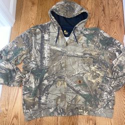 Men’s Carhartt Realtree camo zip up hopded sweatshirt