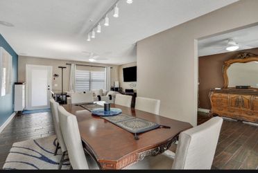 Dinning Table 