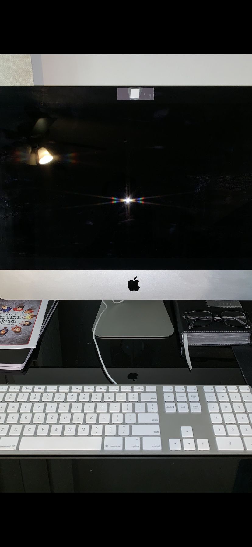 iMac 21.5 inch, i5, 8 gb ram, 1TB Hard Drive, Late 2013 model