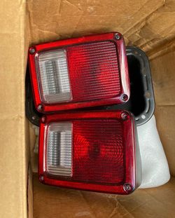 Perfect wrangler taillights 07-18 ORIGINAL