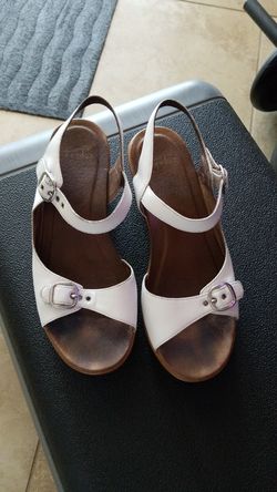 Dansko size 40 White leather sandals