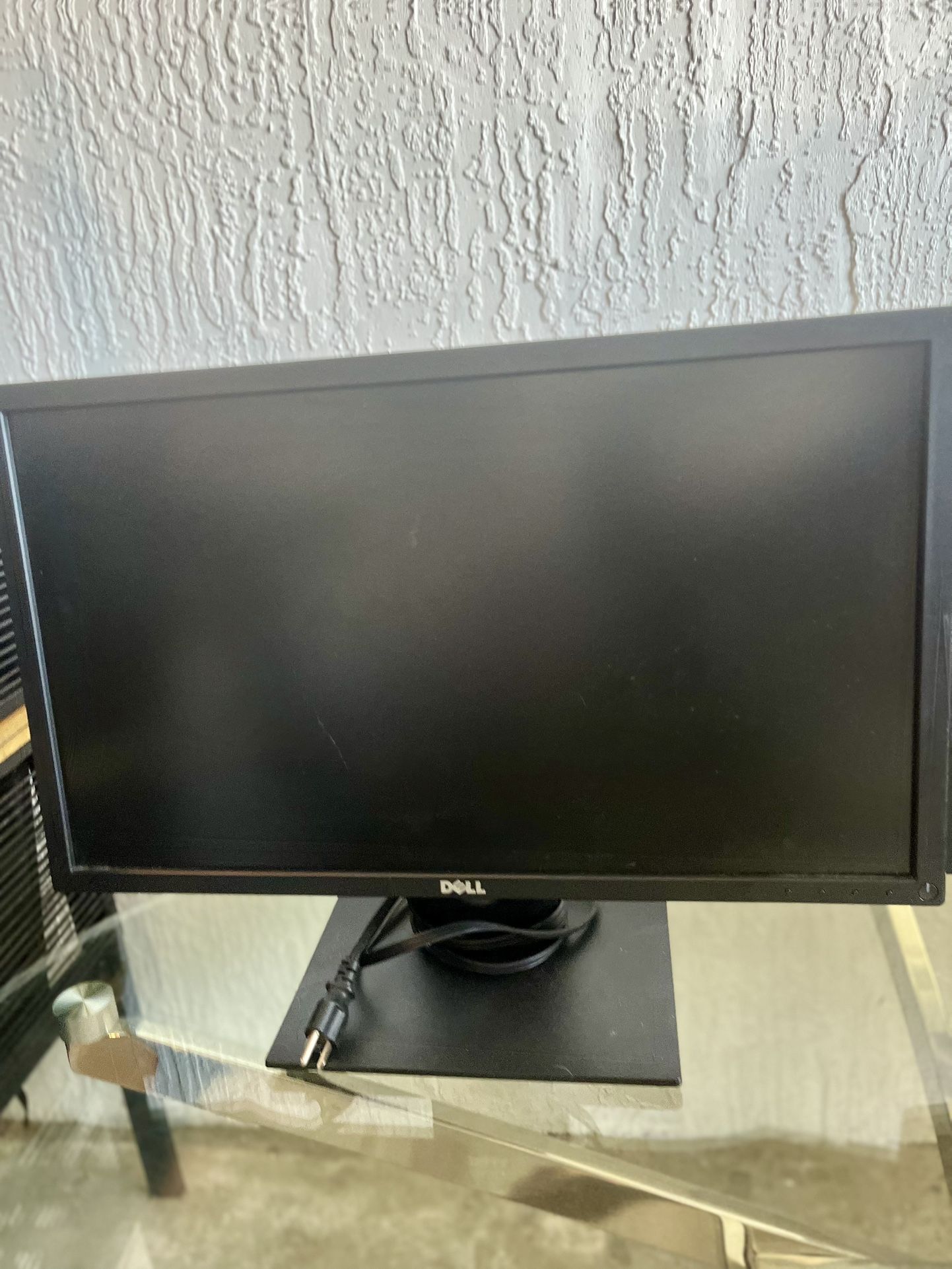 Dell Computer Monitors (2 Available) – Fully Functional – Great Deal