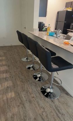 Set 4 bar stools (Nuevo en Su caja)