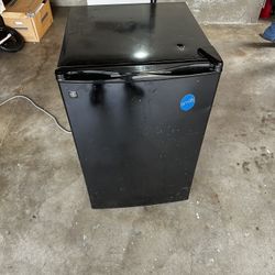 Mini Fridge 1.2 Cu Ft