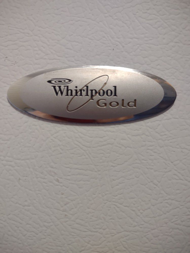 Refrigerator Fullsize White Whirlpool Gold Ice & Water