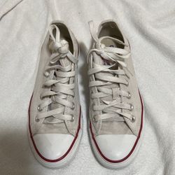 Woman Converse Size 8